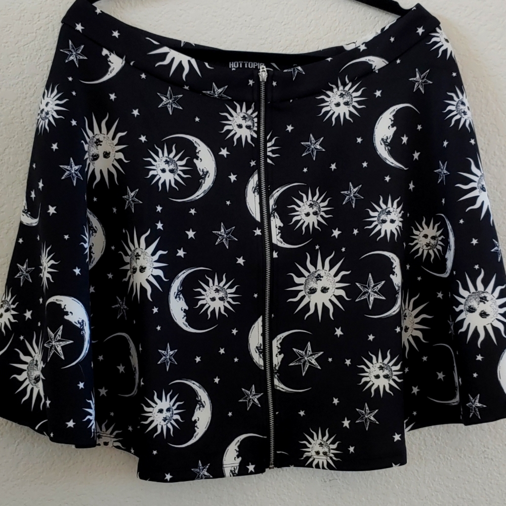 Black sun/moon Hot Topic Skater skirt with pockets